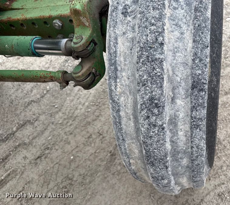 image for item EN3972 1995 John Deere 6400 tractor