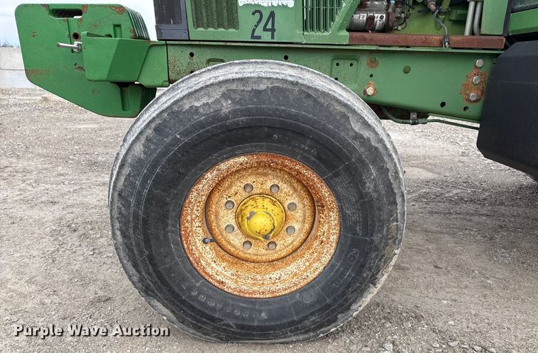 image for item EN3972 1995 John Deere 6400 tractor