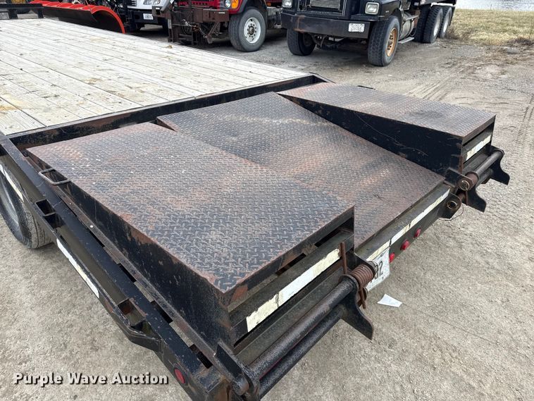 image for item EN3973 2004 Pro Stock 10225BFT equipment trailer