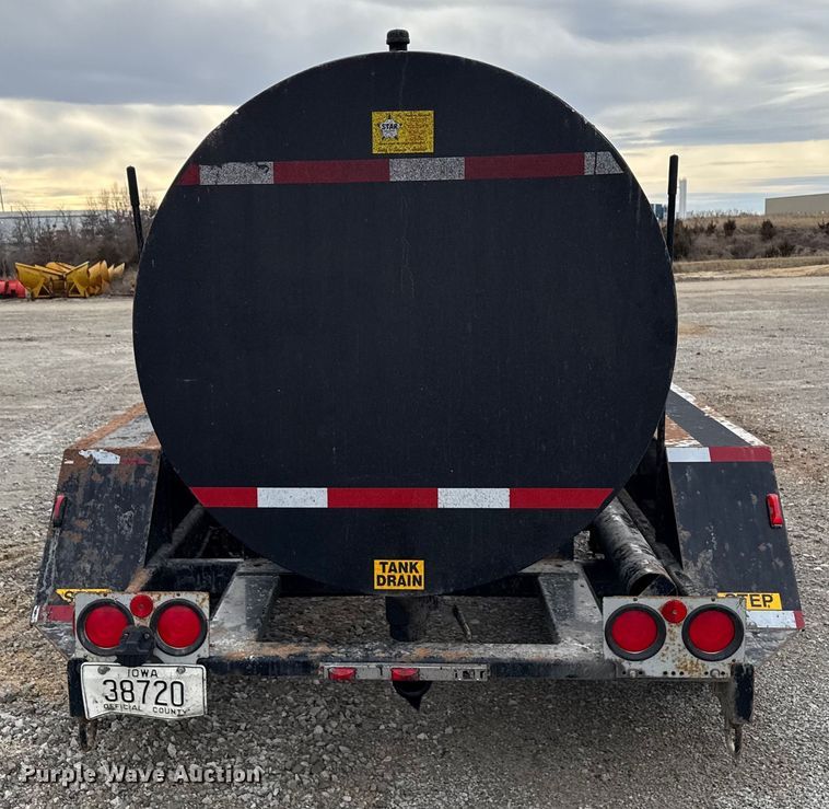 image for item EN3974 2014 Duraco 1000TT pothole patcher