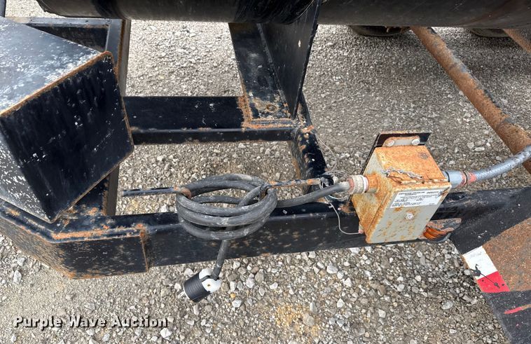 image for item EN3974 2014 Duraco 1000TT pothole patcher