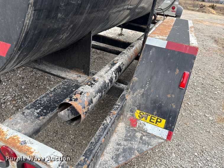 image for item EN3974 2014 Duraco 1000TT pothole patcher