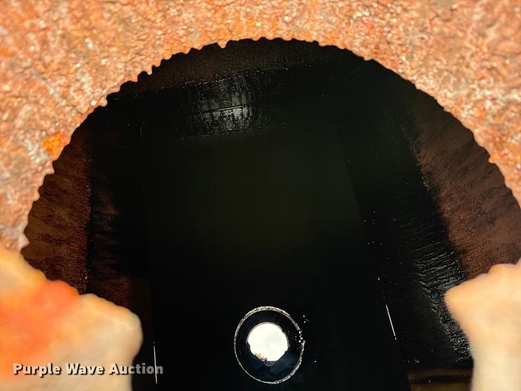 image for item EN3974 2014 Duraco 1000TT pothole patcher