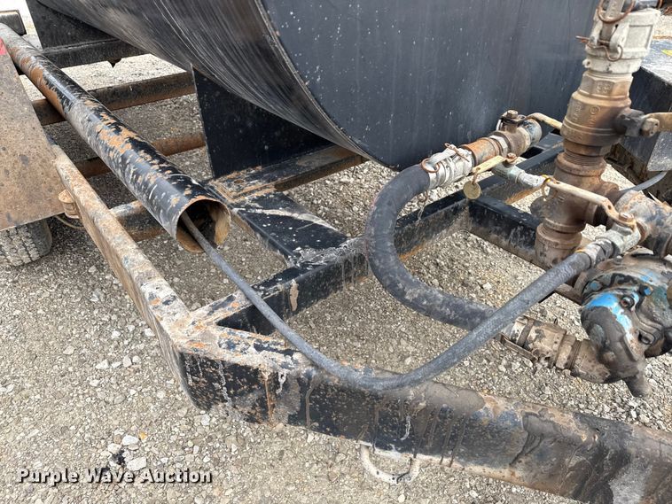 image for item EN3974 2014 Duraco 1000TT pothole patcher