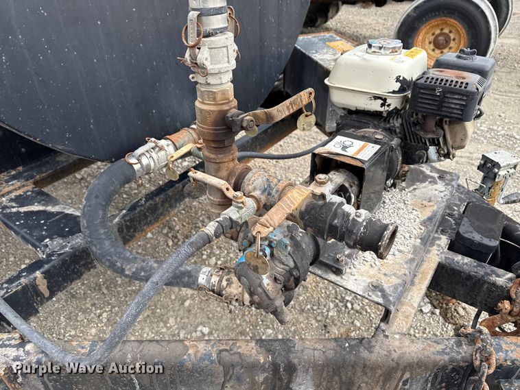 image for item EN3974 2014 Duraco 1000TT pothole patcher