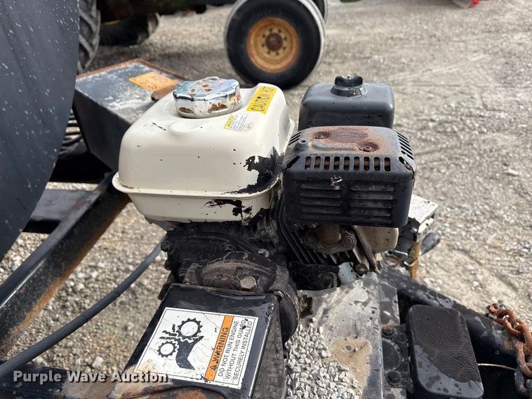 image for item EN3974 2014 Duraco 1000TT pothole patcher