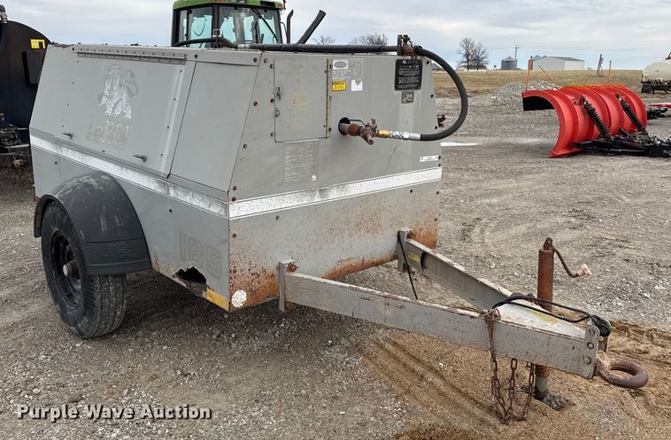 image for item EN3975 1995 LeROI Q185DJ-E air compressor