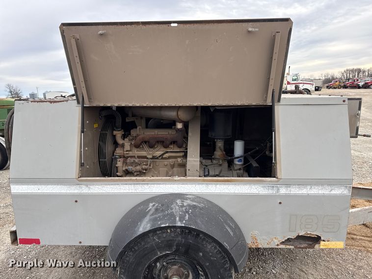 image for item EN3975 1995 LeROI Q185DJ-E air compressor