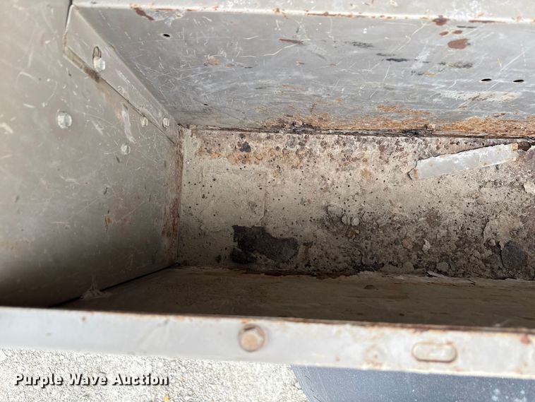 image for item EN3975 1995 LeROI Q185DJ-E air compressor