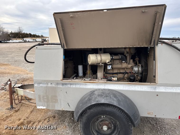 image for item EN3975 1995 LeROI Q185DJ-E air compressor