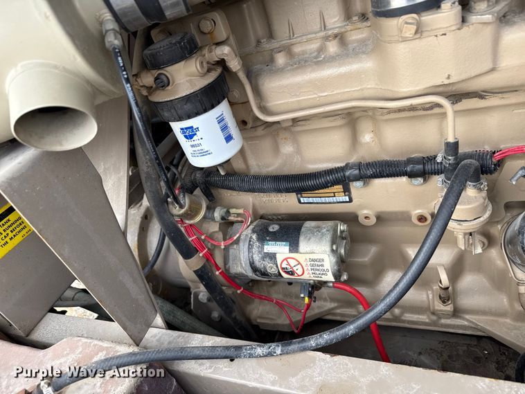 image for item EN3975 1995 LeROI Q185DJ-E air compressor