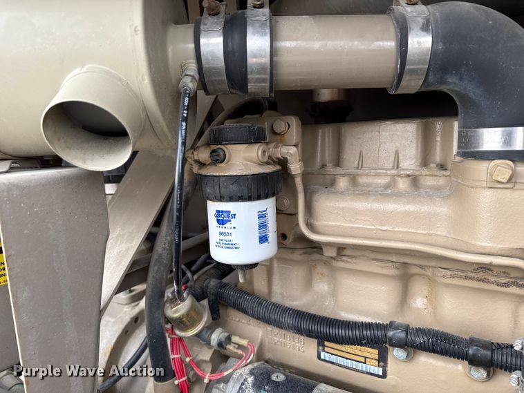 image for item EN3975 1995 LeROI Q185DJ-E air compressor