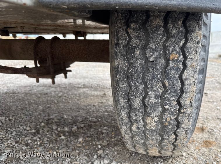 image for item EN3975 1995 LeROI Q185DJ-E air compressor