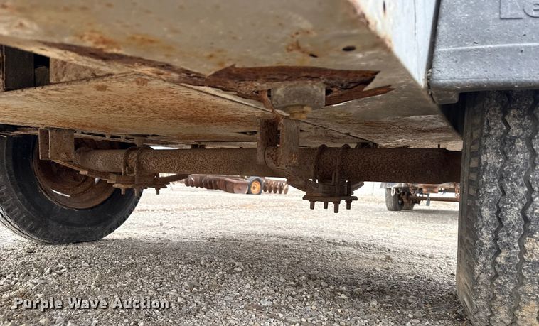 image for item EN3975 1995 LeROI Q185DJ-E air compressor