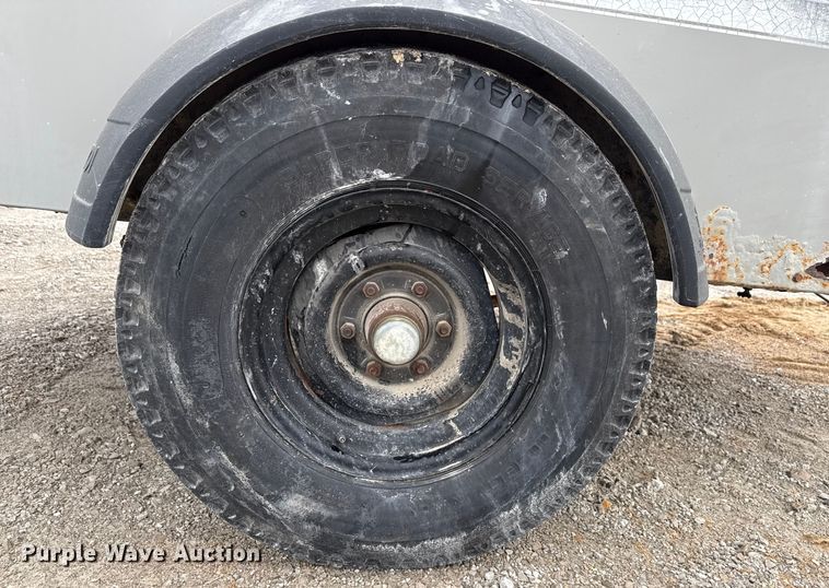 image for item EN3975 1995 LeROI Q185DJ-E air compressor