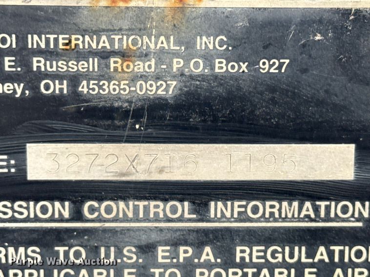 image for item EN3975 1995 LeROI Q185DJ-E air compressor