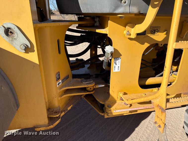 image for item EP2783 2005 John Deere 624J wheel loader