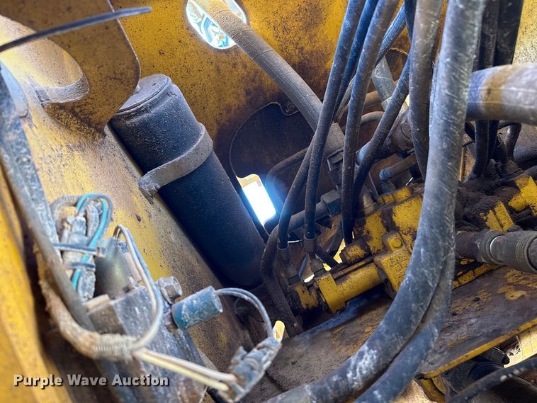 image for item EP2783 2005 John Deere 624J wheel loader