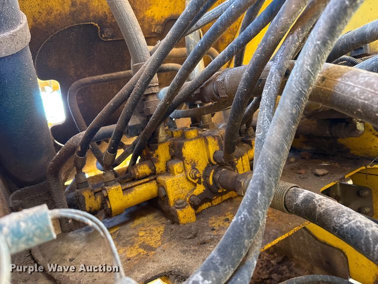 image for item EP2783 2005 John Deere 624J wheel loader