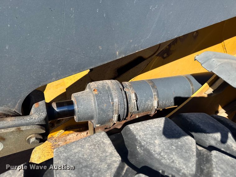 image for item EP2783 2005 John Deere 624J wheel loader