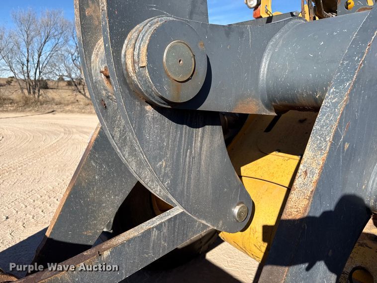 image for item EP2783 2005 John Deere 624J wheel loader