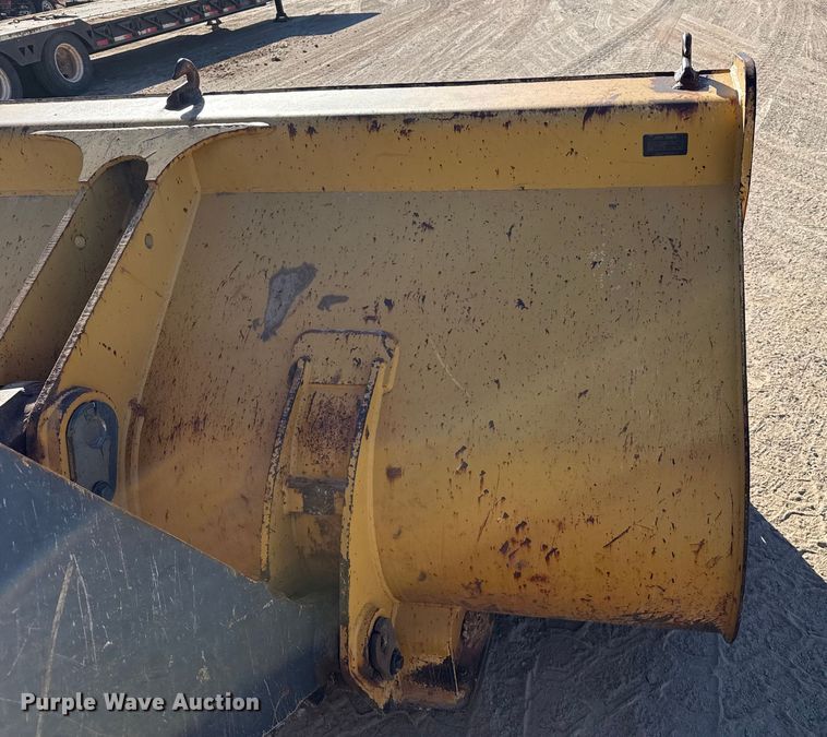 image for item EP2783 2005 John Deere 624J wheel loader