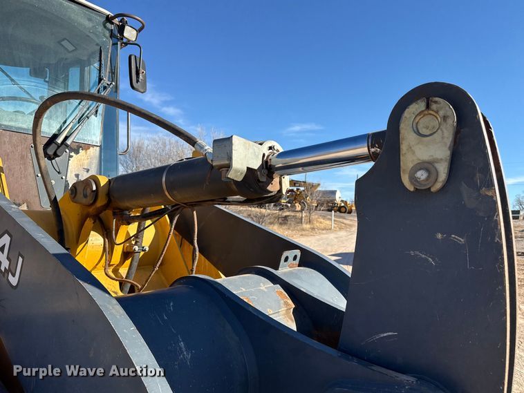 image for item EP2783 2005 John Deere 624J wheel loader