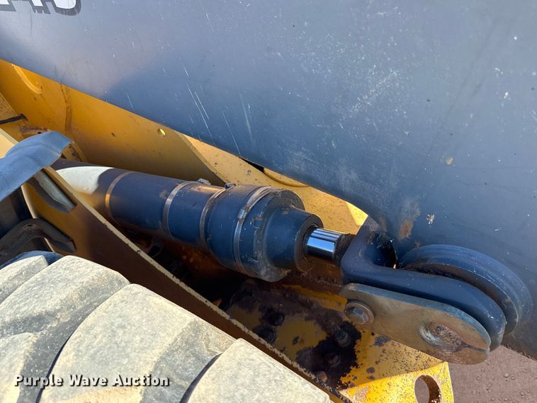 image for item EP2783 2005 John Deere 624J wheel loader