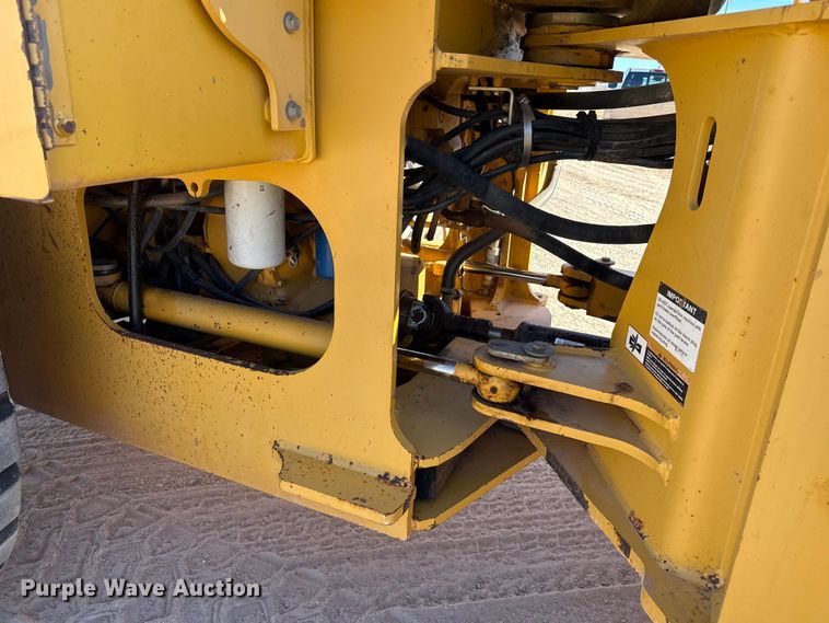 image for item EP2783 2005 John Deere 624J wheel loader