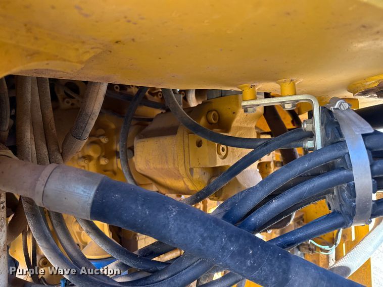 image for item EP2783 2005 John Deere 624J wheel loader