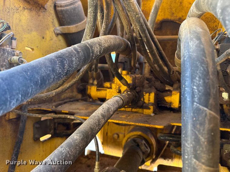 image for item EP2783 2005 John Deere 624J wheel loader