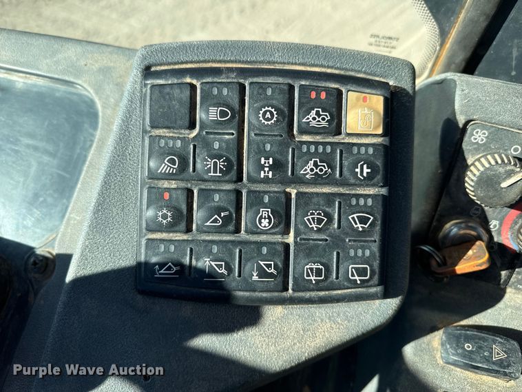 image for item EP2783 2005 John Deere 624J wheel loader