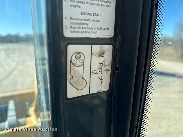 image for item EP2783 2005 John Deere 624J wheel loader