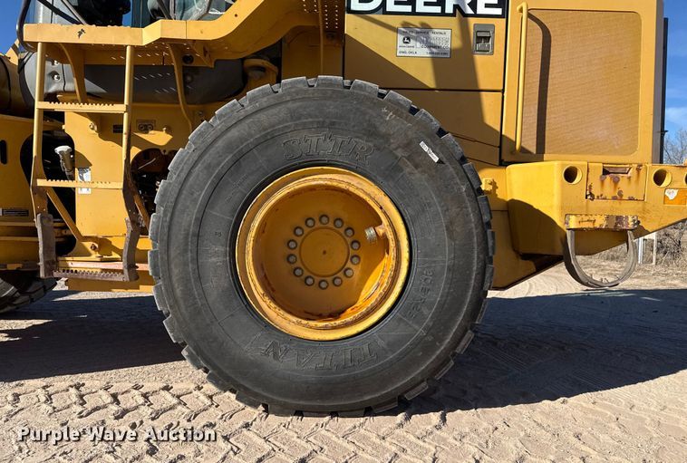 image for item EP2783 2005 John Deere 624J wheel loader