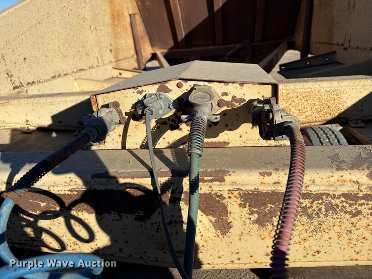 image for item EP2836 1990 Ranch Mfg bottom dump trailer