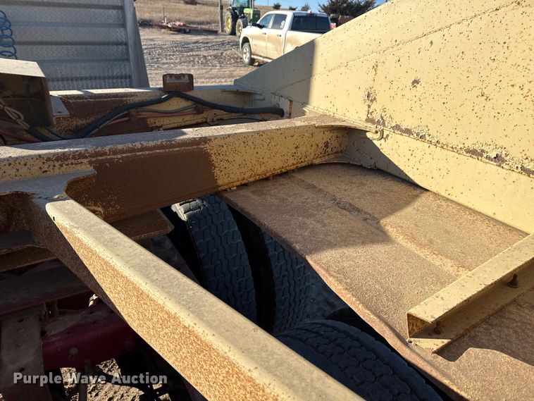 image for item EP2836 1990 Ranch Mfg bottom dump trailer