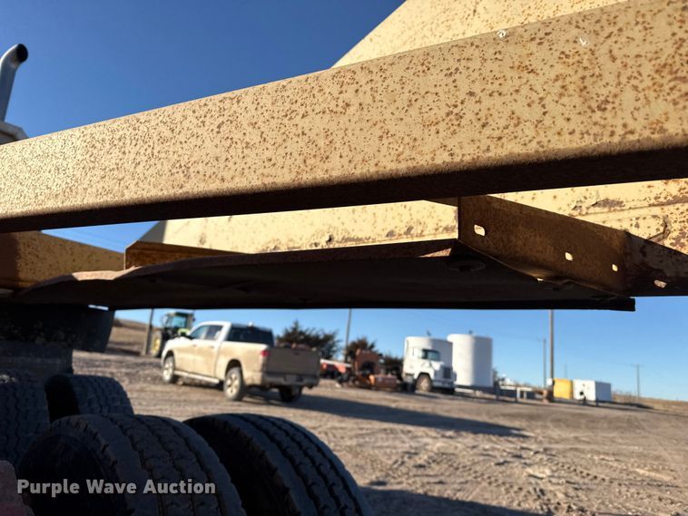 image for item EP2836 1990 Ranch Mfg bottom dump trailer