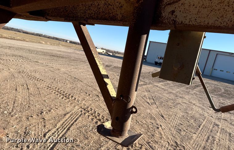 image for item EP2836 1990 Ranch Mfg bottom dump trailer