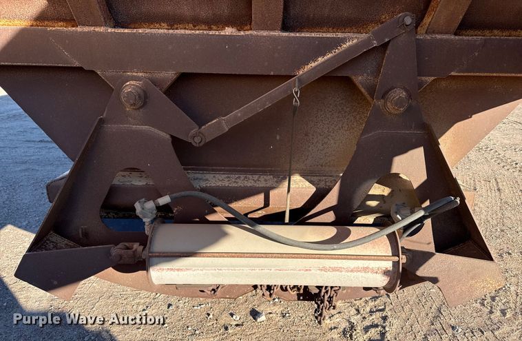 image for item EP2836 1990 Ranch Mfg bottom dump trailer