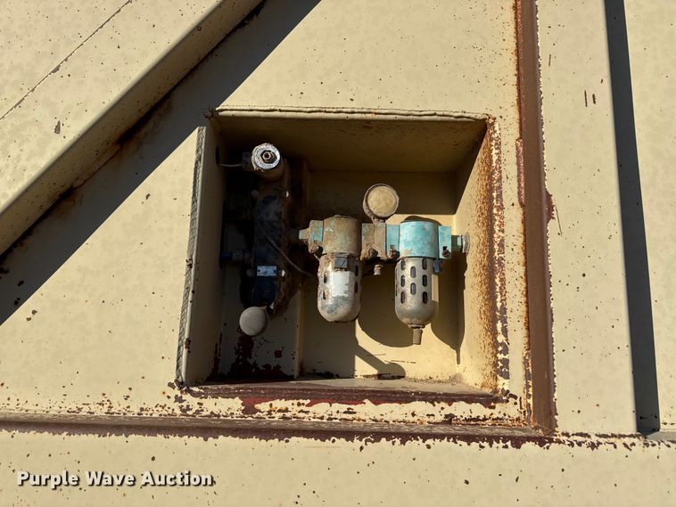 image for item EP2836 1990 Ranch Mfg bottom dump trailer