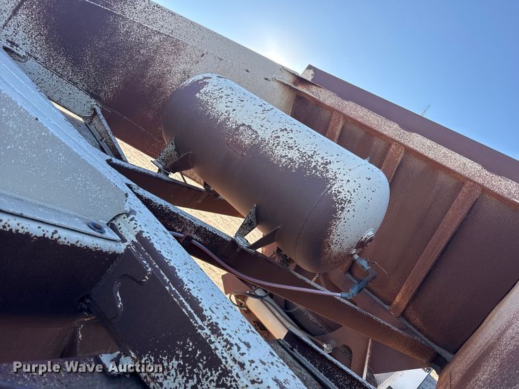 image for item EP2836 1990 Ranch Mfg bottom dump trailer