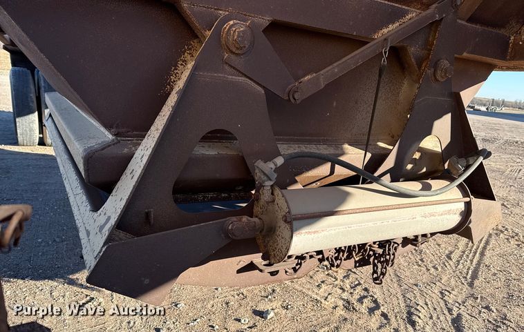 image for item EP2836 1990 Ranch Mfg bottom dump trailer