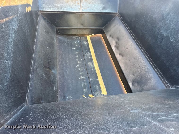 image for item EP2836 1990 Ranch Mfg bottom dump trailer