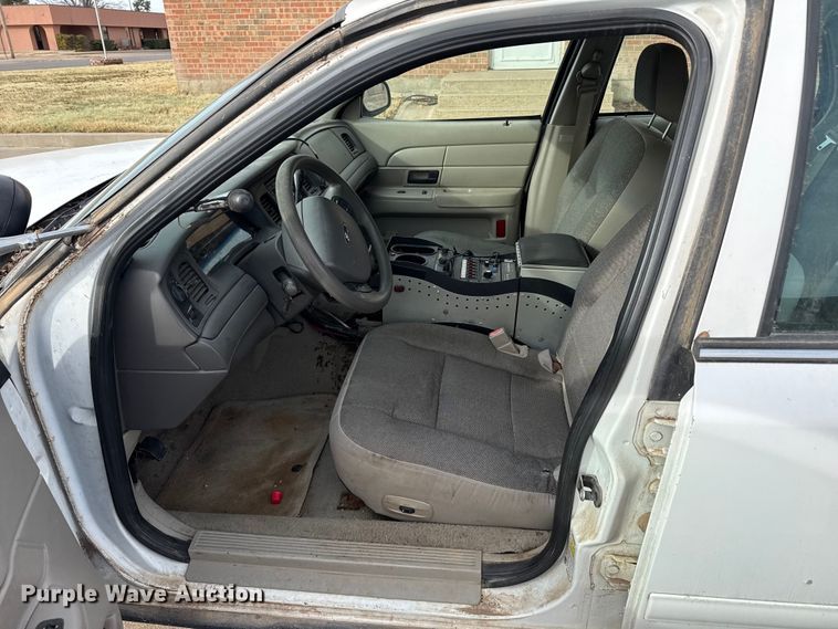 image for item EP2847 2008 Ford Crown Victoria Police Interceptor 