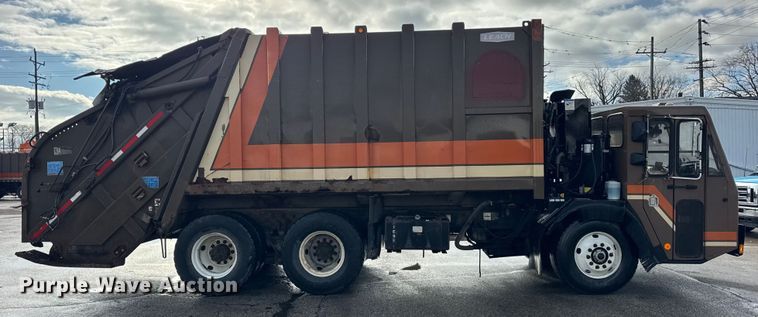 image for item ER0383 2005 Crane Carrier Company refuse truck