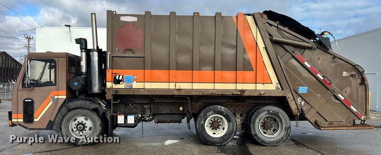 image for item ER0383 2005 Crane Carrier Company refuse truck