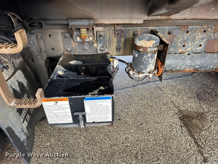 image for item ER0383 2005 Crane Carrier Company refuse truck