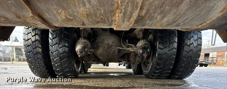 image for item ER0383 2005 Crane Carrier Company refuse truck