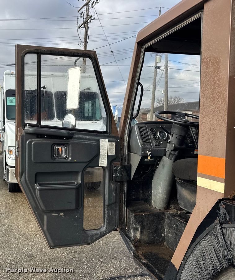 image for item ER0383 2005 Crane Carrier Company refuse truck