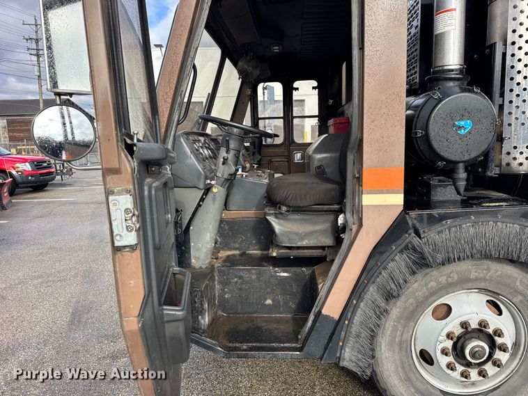 image for item ER0383 2005 Crane Carrier Company refuse truck